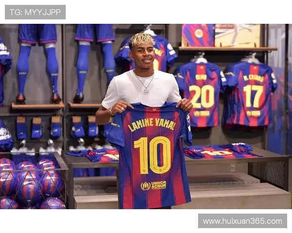 聚焦足球明星成长之路与赛场传奇故事探索全面解读其职业生涯蜕变